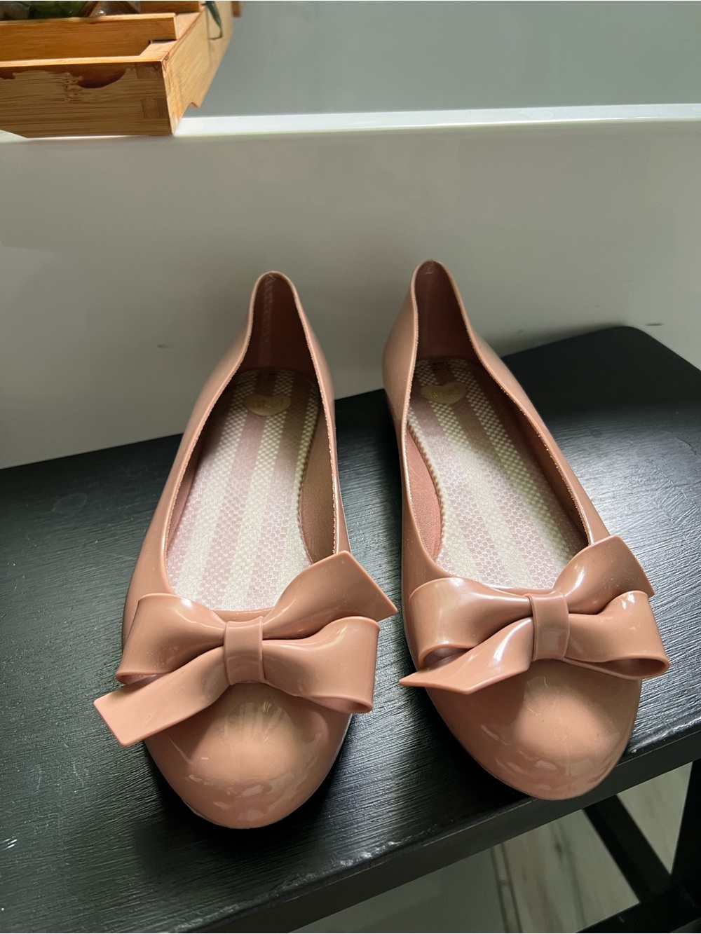 Mel by Melissa Women’s Bow-Topped Jelly Ballet Flats in Blush Pink